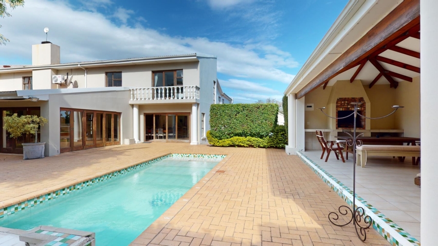 6 Bedroom Property for Sale in Walmer Heights Eastern Cape